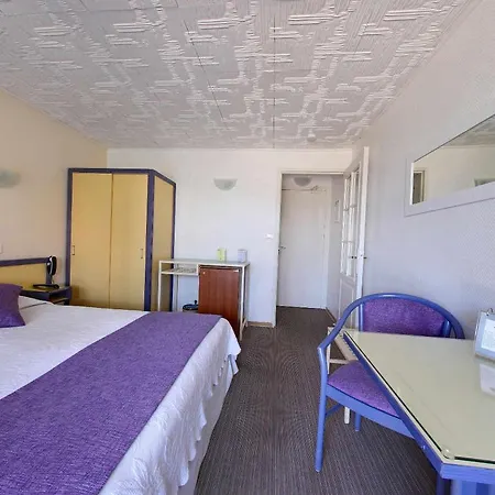 Отель Azur Bord De Mer 4*