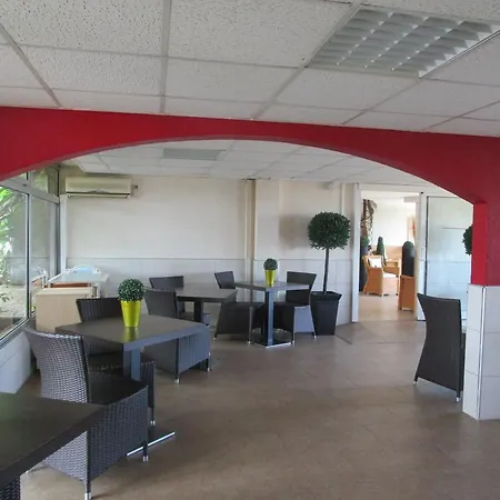 Отель Azur Bord De Mer 4*