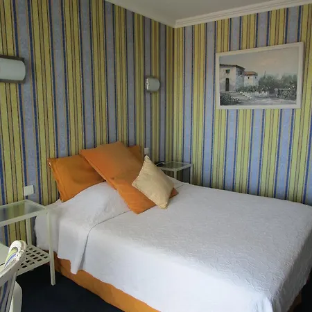 Отель Azur Bord De Mer 4*