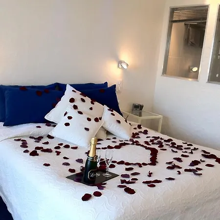 Azur Bord De Mer Отель