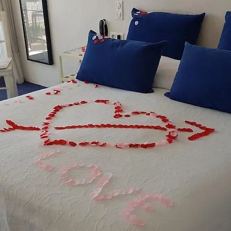 Ξενοδοχείο Azur Bord De Mer Λα Γκραντ-Μοτ