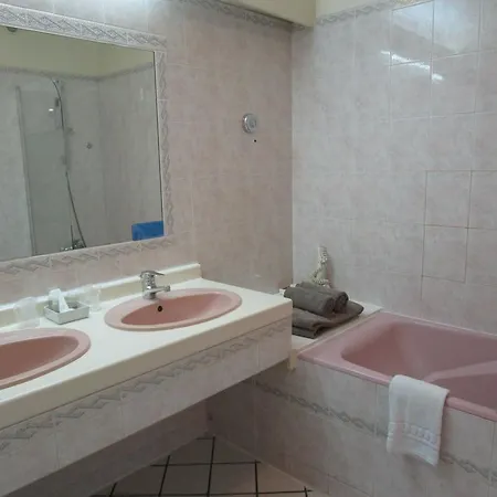 Ξενοδοχείο Azur Bord De Mer Λα Γκραντ-Μοτ