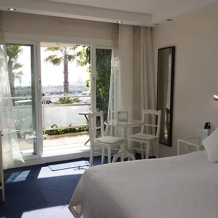 Azur Bord De Mer Ξενοδοχείο 4*